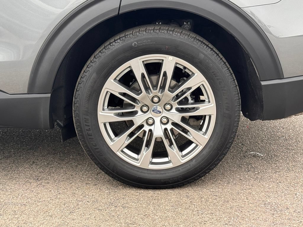 Used 2026 Ford Explorer Platinum RWD image 15