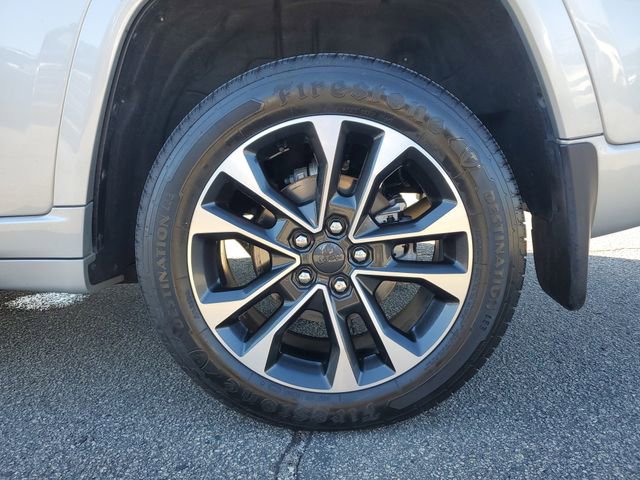 Certified 2022 Jeep Grand Cherokee Overland w/ Luxury Tech Group IV image 14