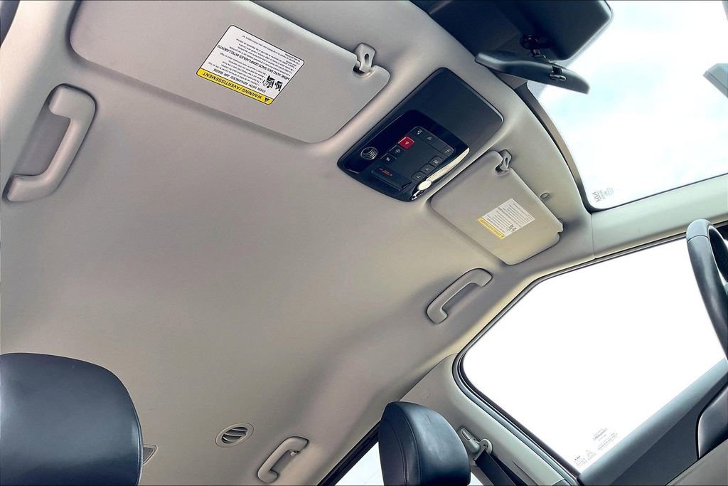 Used 2025 Kia Carnival image 21