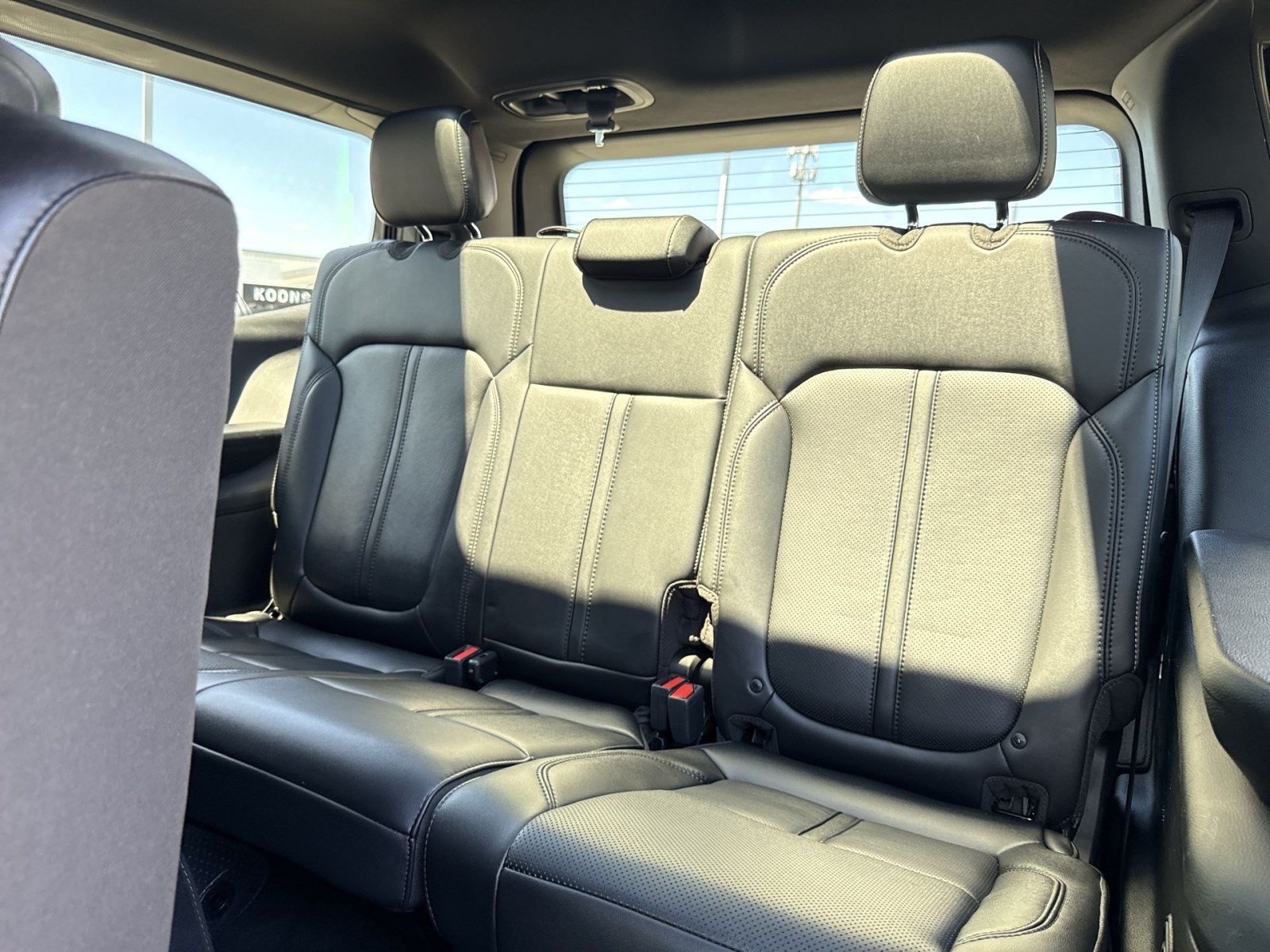 Used 2023 Jeep Wagoneer 4WD w/ Premium Group I image 23