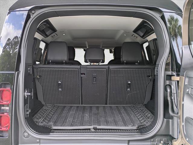 Used 2022 Land Rover Defender 110 S image 6