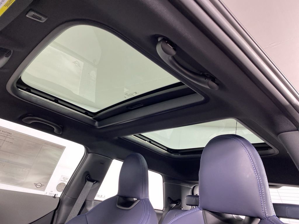 New 2026 MINI Cooper 2-Door Hardtop image 21