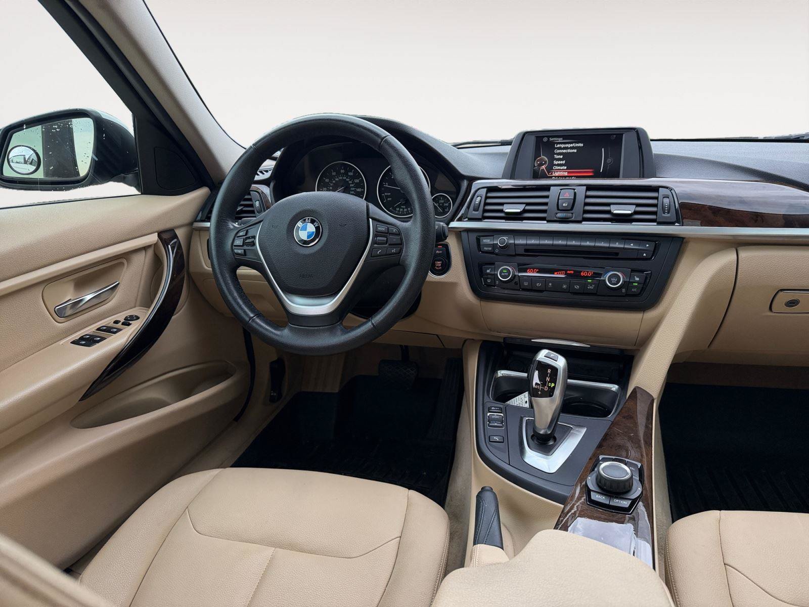 Used 2015 BMW 328i xDrive Sedan AWD/4WD image 18