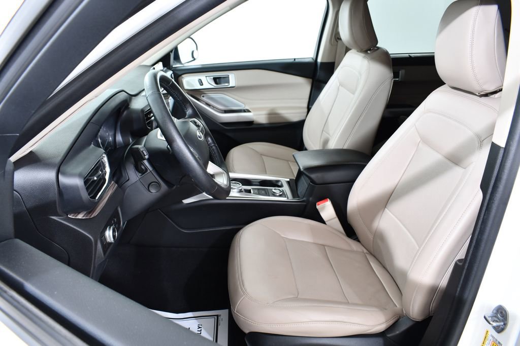 Used 2022 Ford Explorer Limited w/ Limited Technology Package image 6