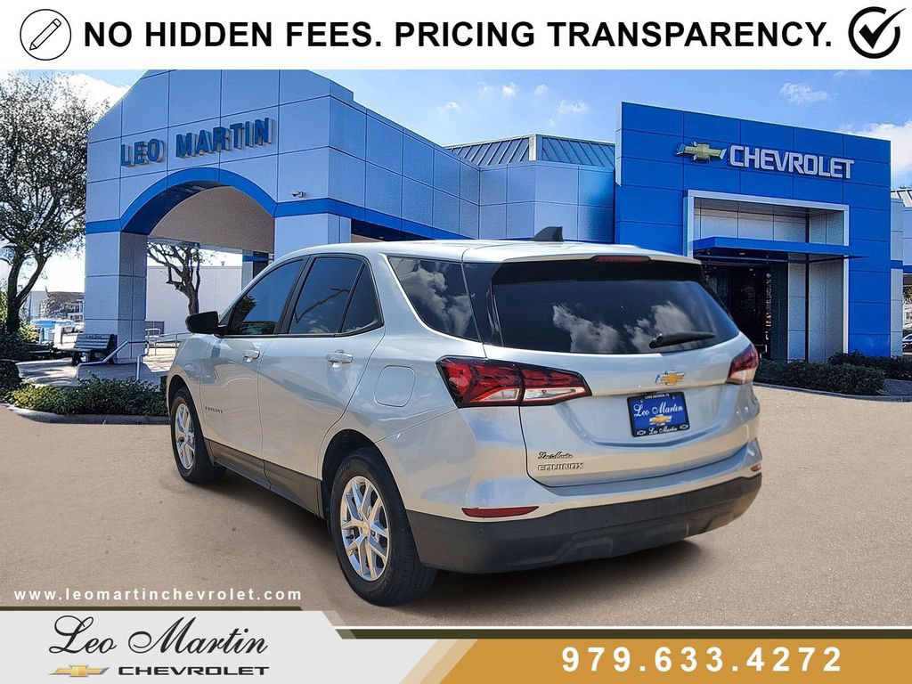 Used 2022 Chevrolet Equinox LS w/ LS Convenience Package FWD image 4