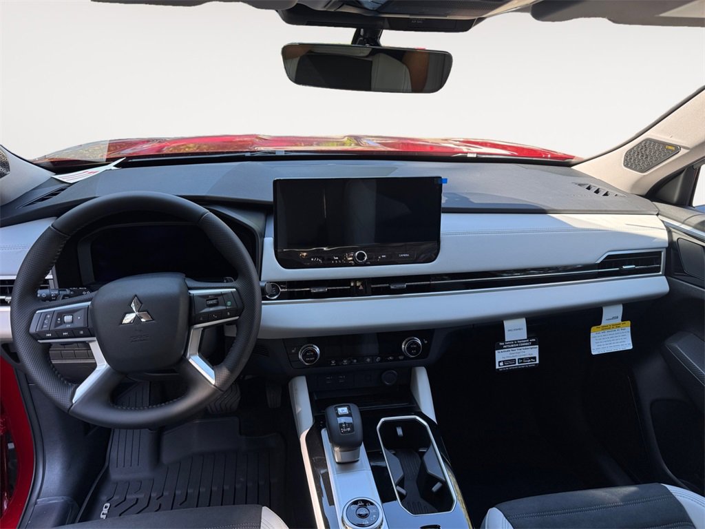New 2025 Mitsubishi Outlander SE image 11