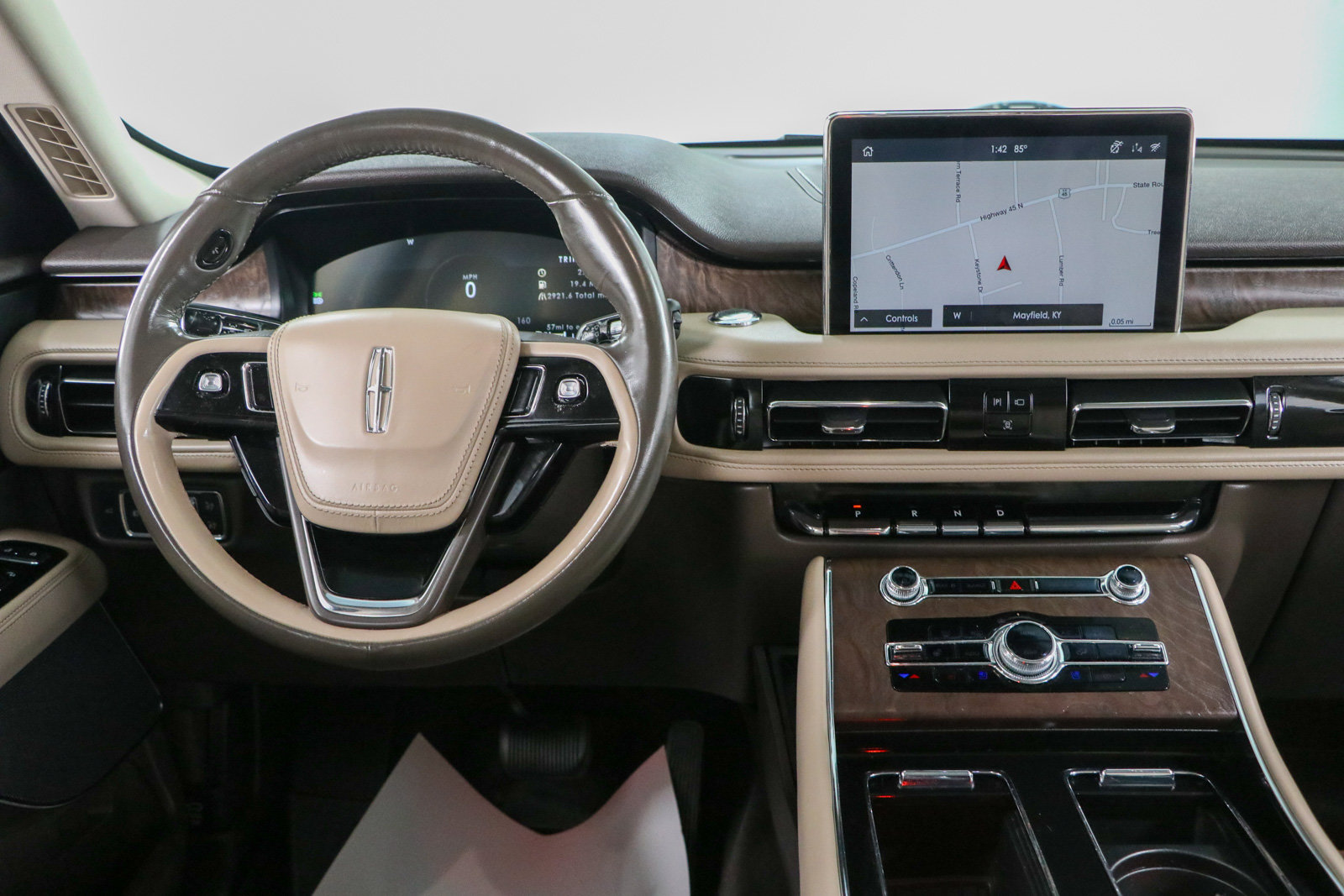Used 2023 Lincoln Aviator Reserve w/ Equipment Group 201A RWD image 17