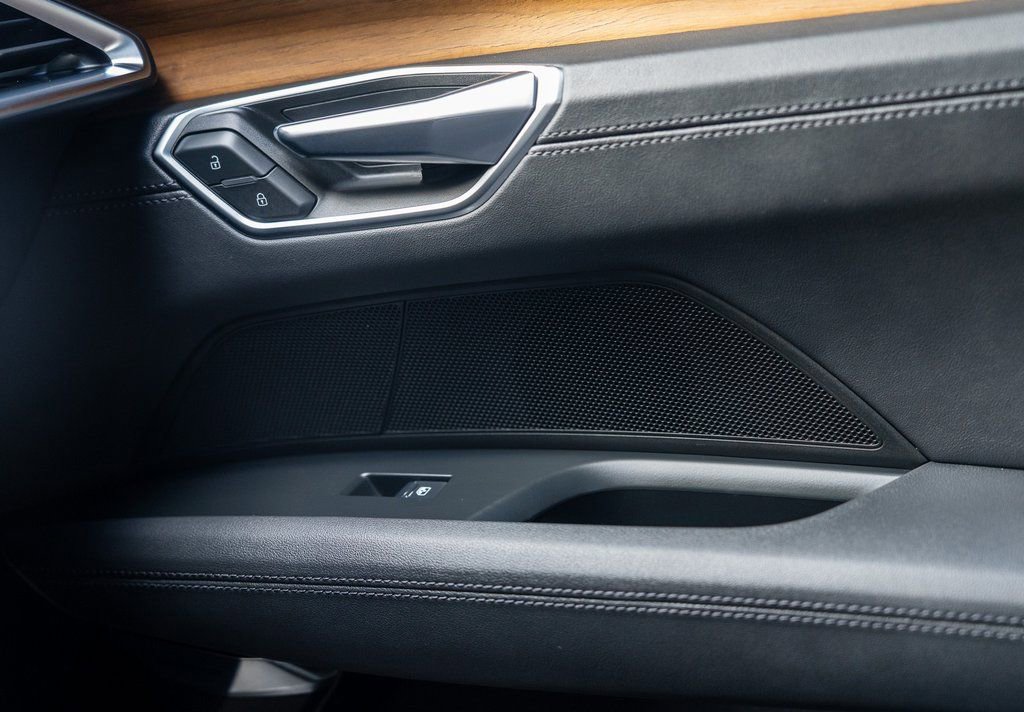 Used 2023 Audi e-tron GT Premium Plus image 14