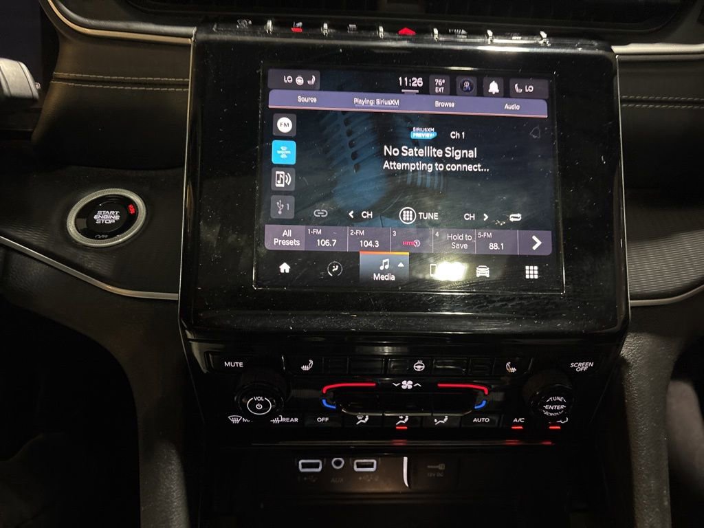 Used 2023 Jeep Grand Cherokee Altitude AWD/4WD image 15