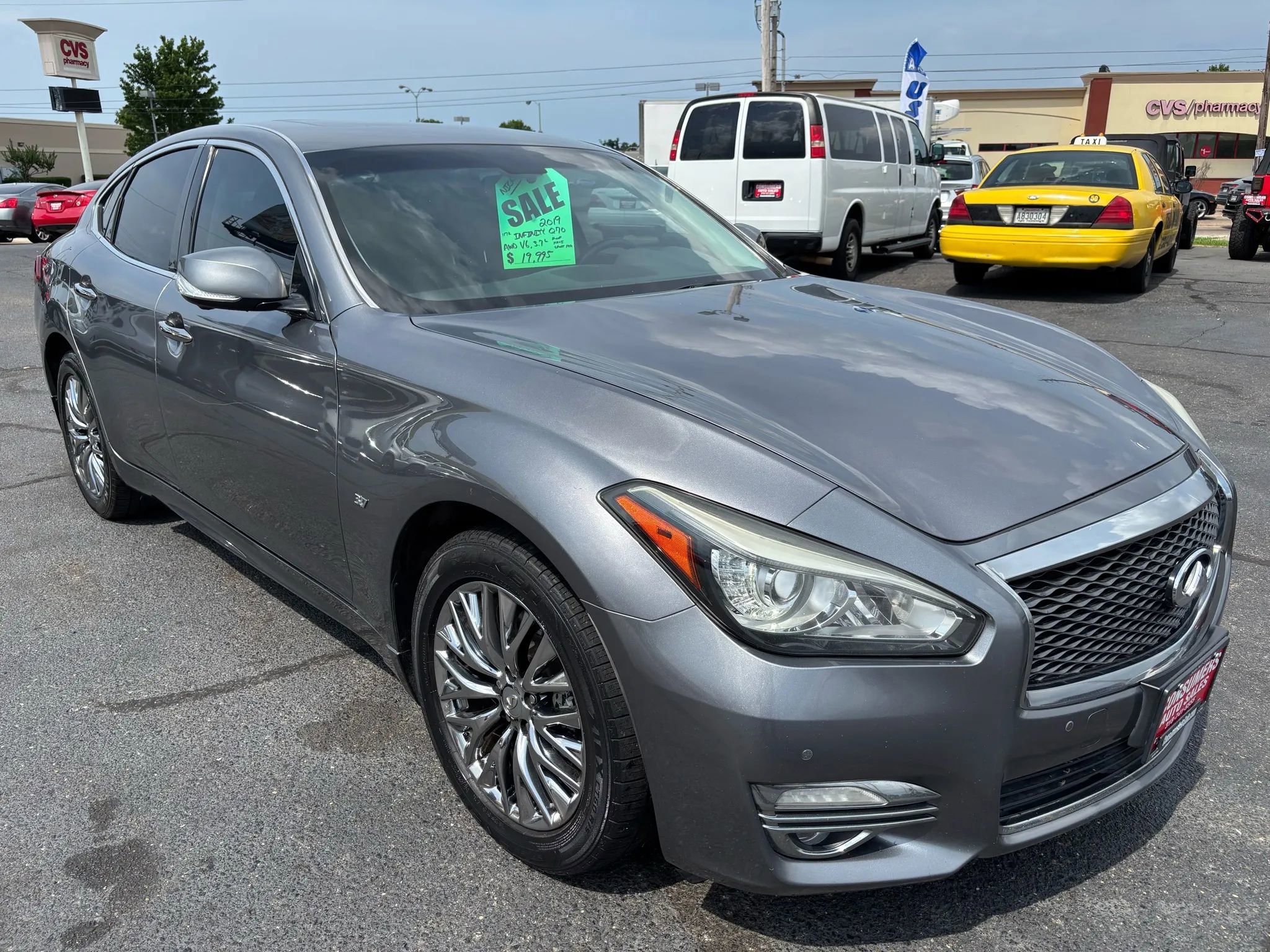 Used 2019 INFINITI Q70 Luxe AWD/4WD image 14