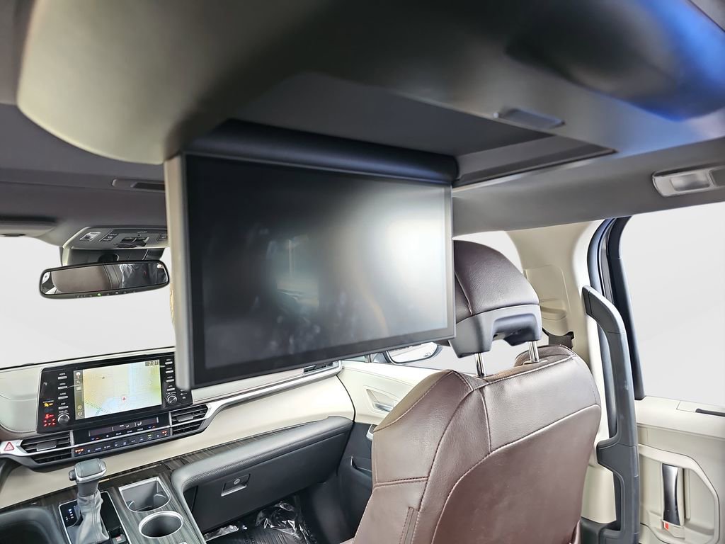 Certified 2022 Toyota Sienna Platinum image 22