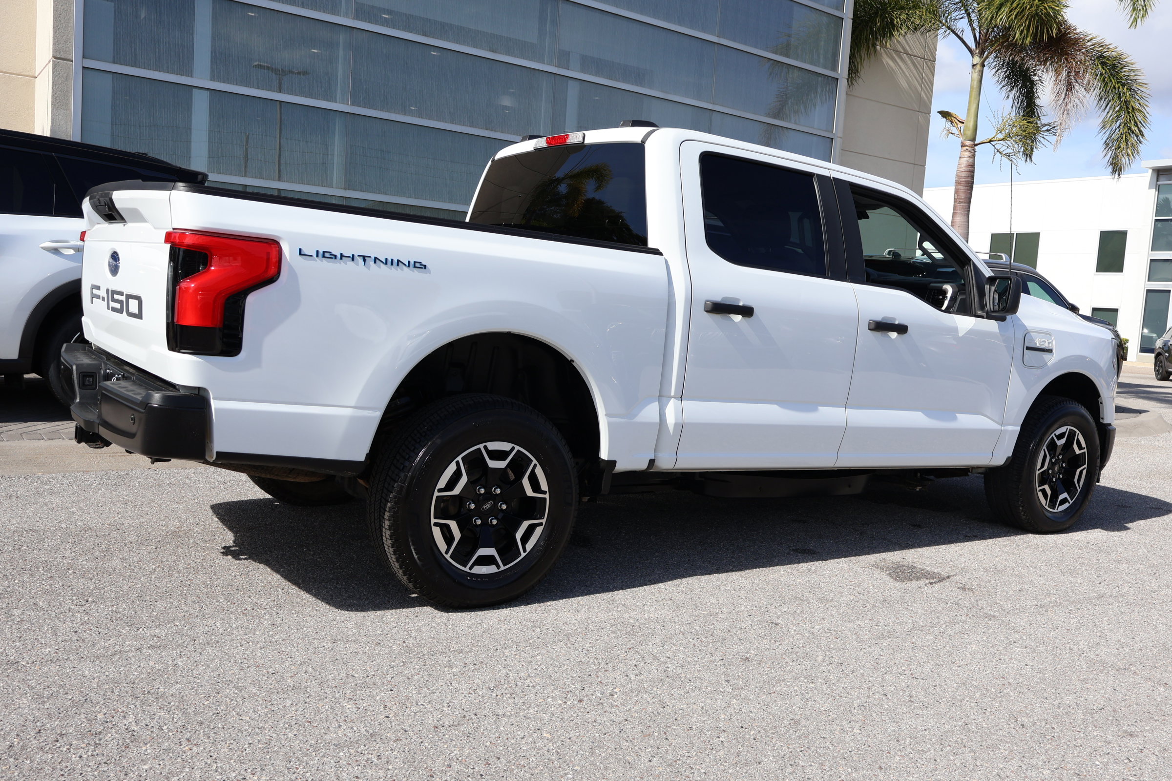 Used 2022 Ford F150 Lightning Pro image 8