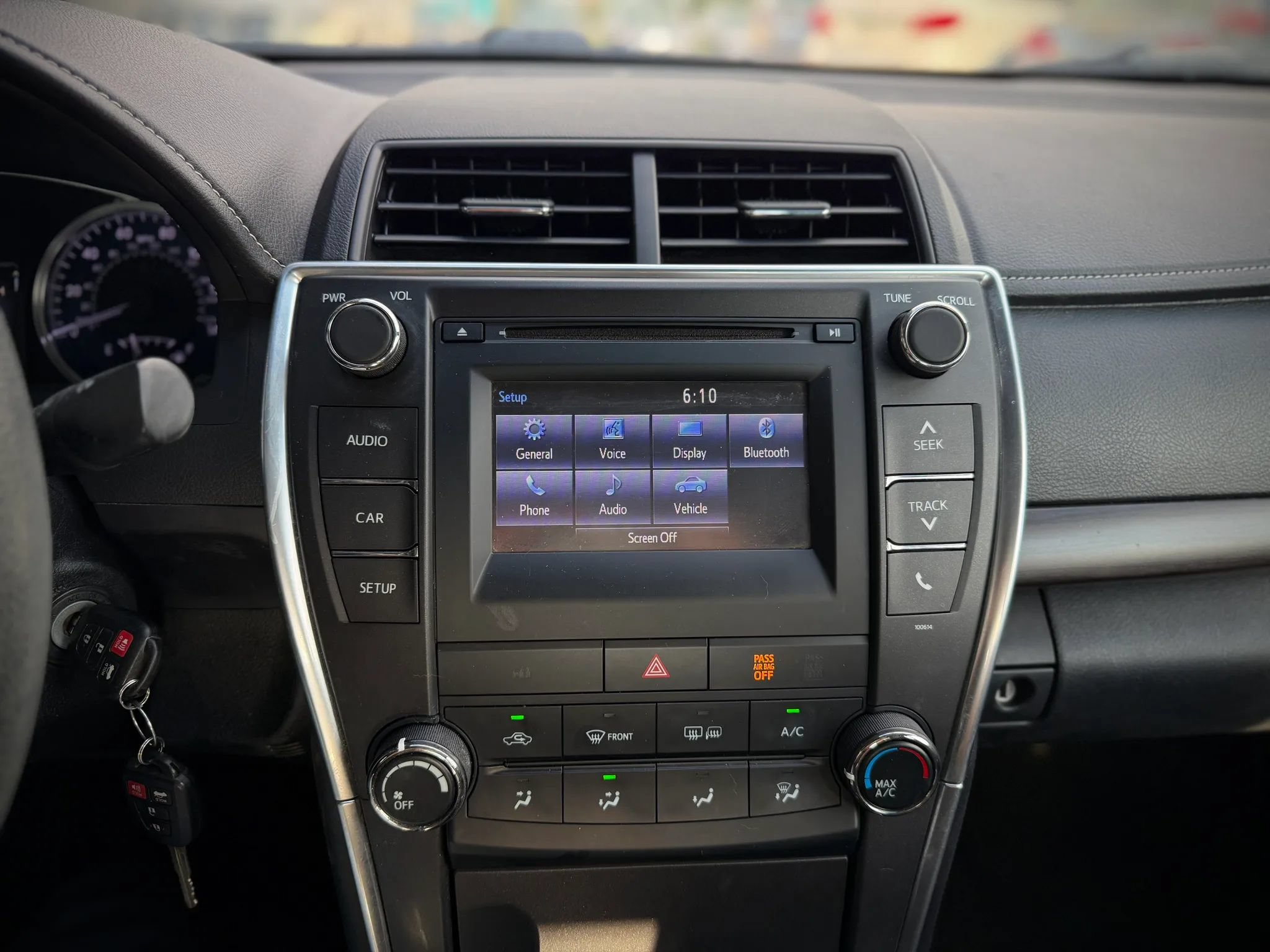 Used 2017 Toyota Camry LE FWD image 13