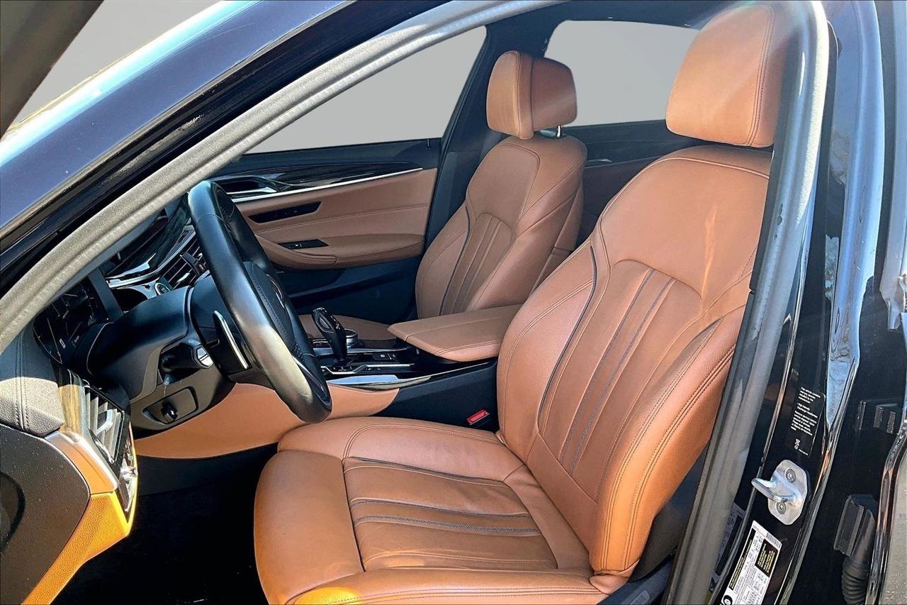 Used 2019 BMW M550i xDrive image 21