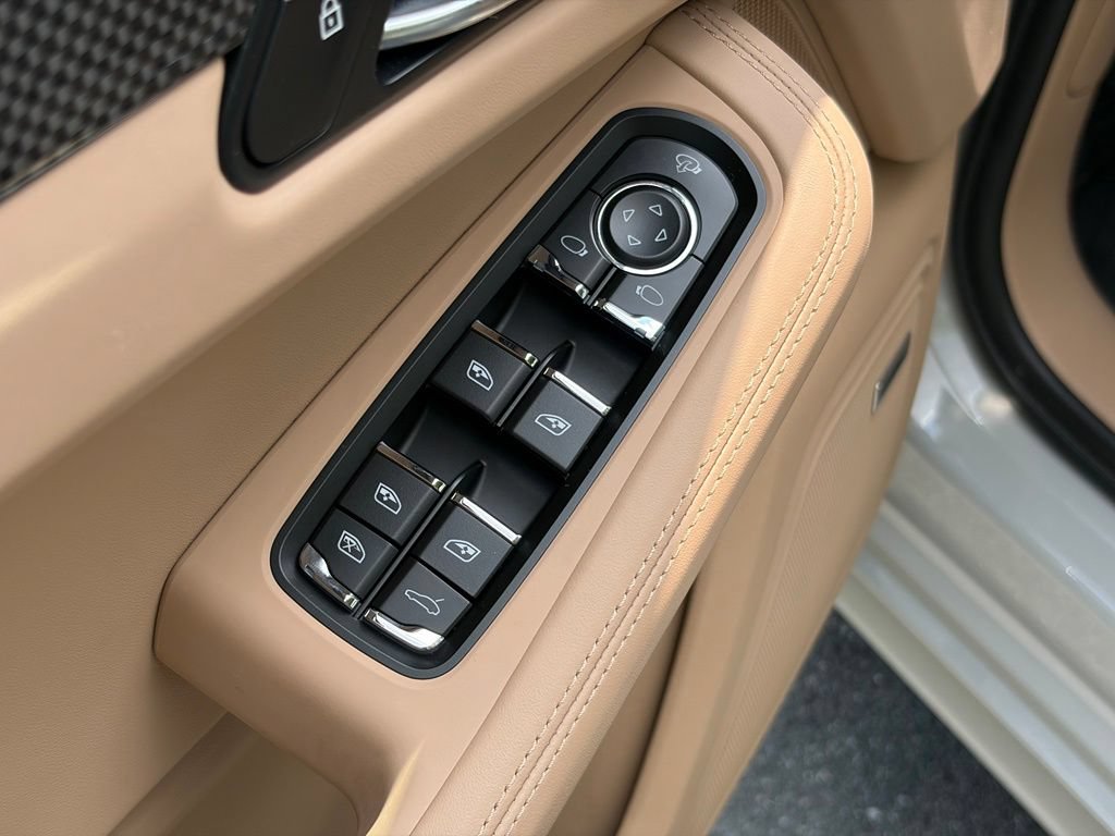 Used 2022 Porsche Macan GTS AWD/4WD image 16