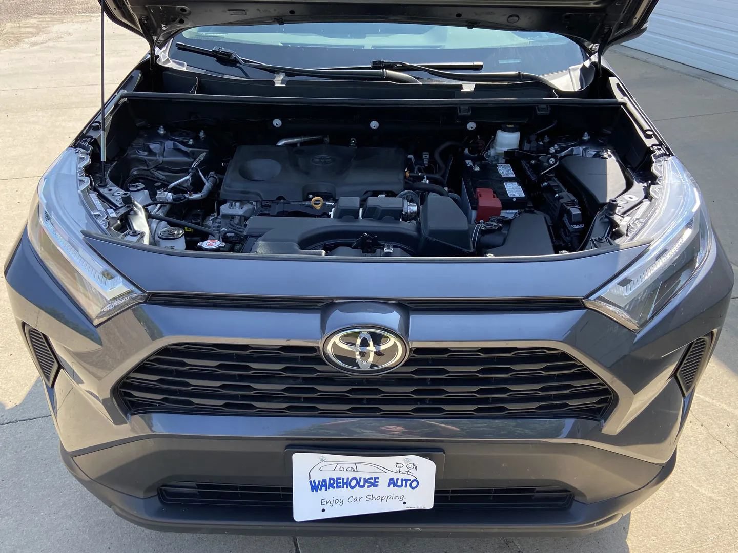 Used 2025 Toyota RAV4 XLE AWD/4WD image 25