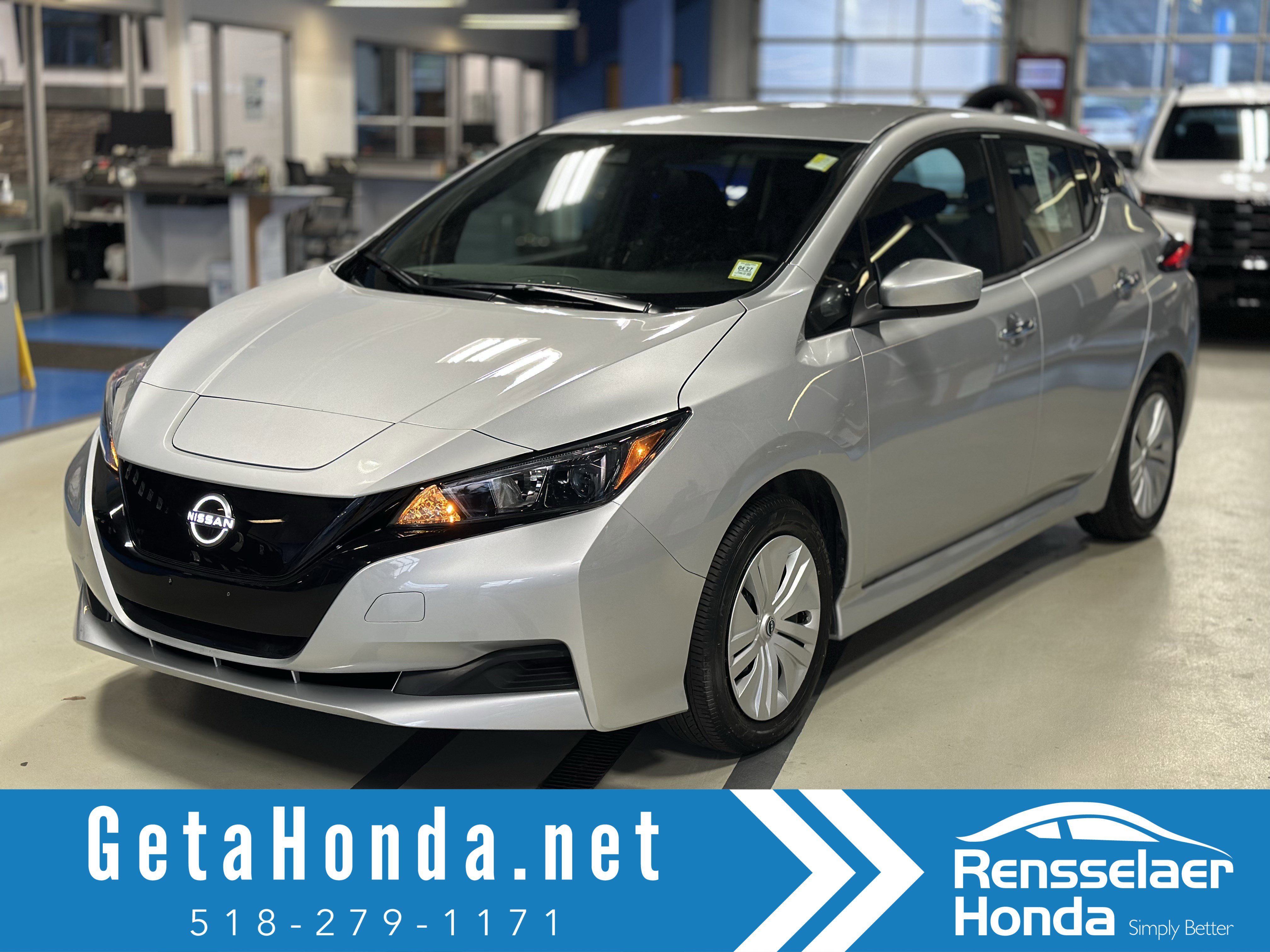 Used 2025 Nissan Leaf S image 1