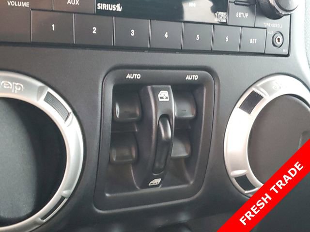 Used 2018 Jeep Wrangler Unlimited Sahara image 16