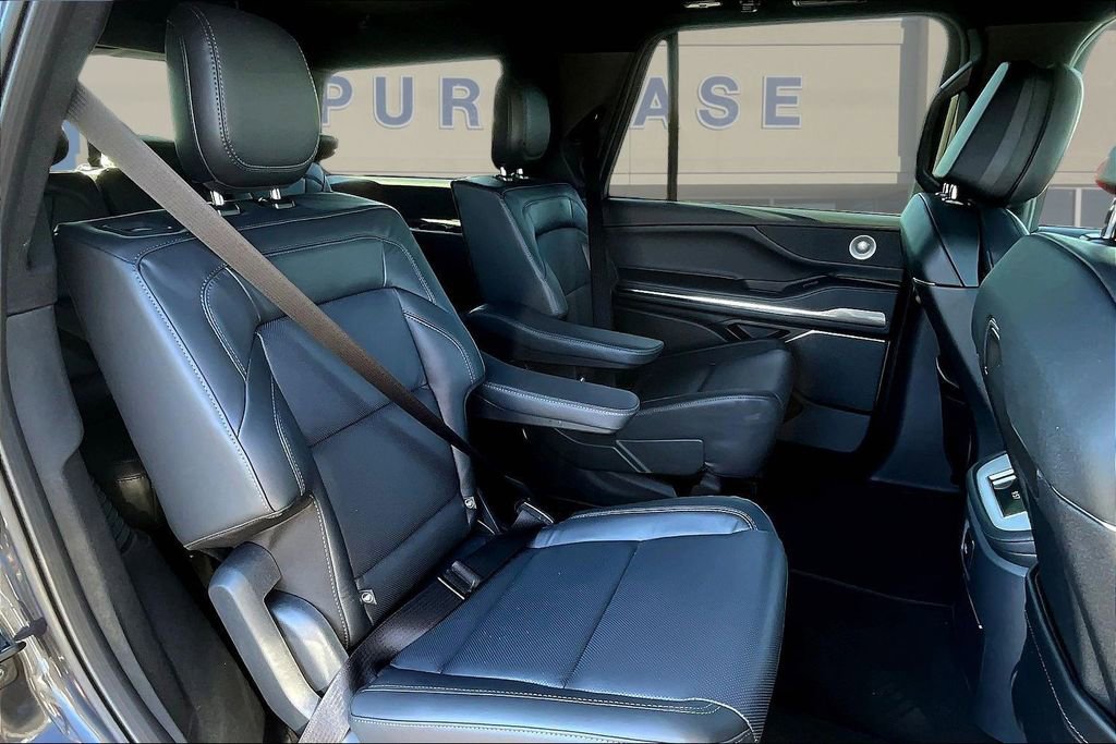 New 2026 Lincoln Navigator Reserve w/ Jet Appearance Package image 9