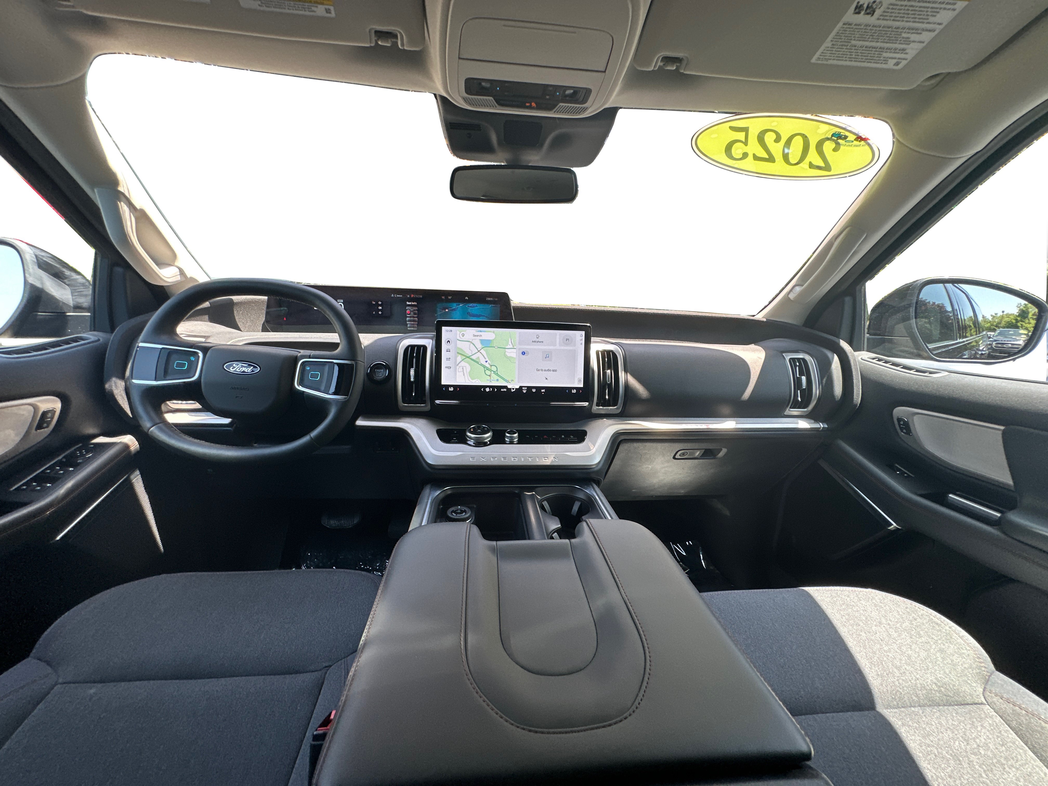 Used 2025 Ford Expedition Active AWD/4WD image 14
