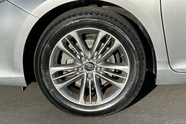 Certified 2017 Toyota Camry SE FWD image 29