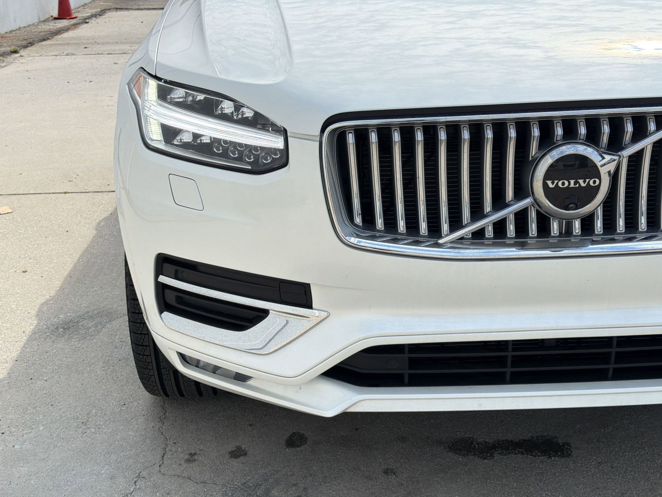 Used 2024 Volvo XC90 B6 Plus w/ Protection Package Premier AWD/4WD image 11