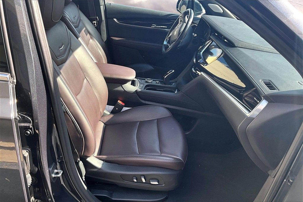 Used 2022 Cadillac XT6 Premium Luxury w/ Technology Package image 30