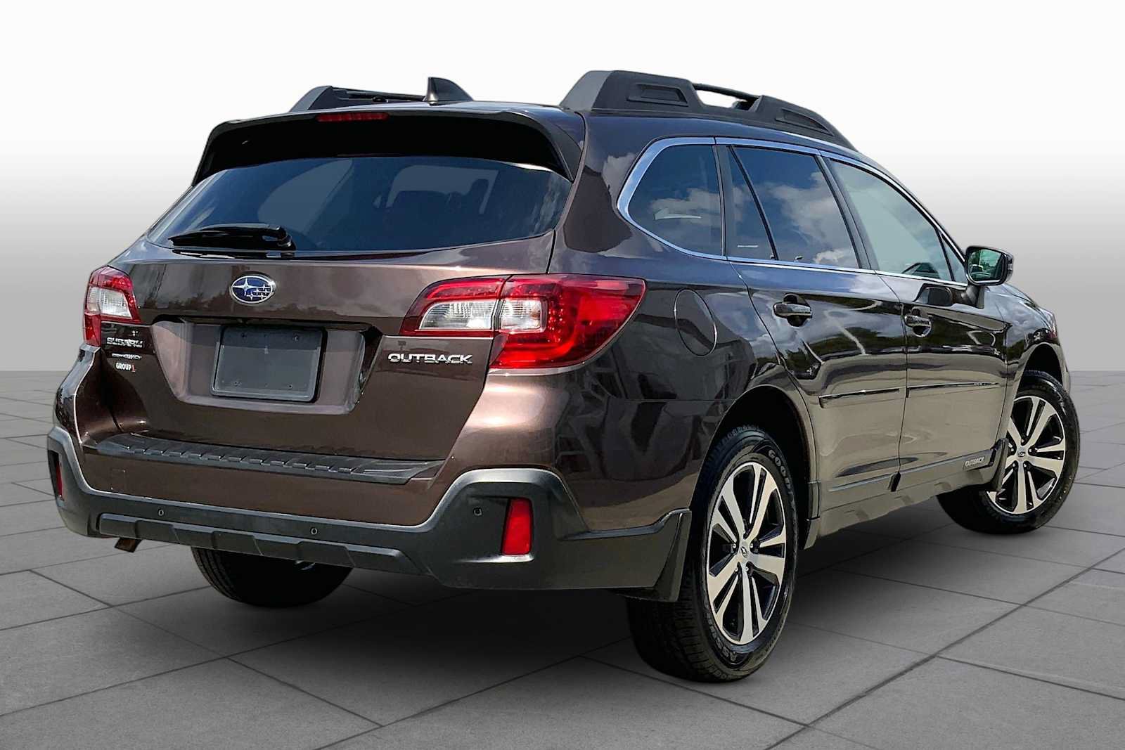 Used 2019 Subaru Outback 2.5i Limited AWD/4WD image 13