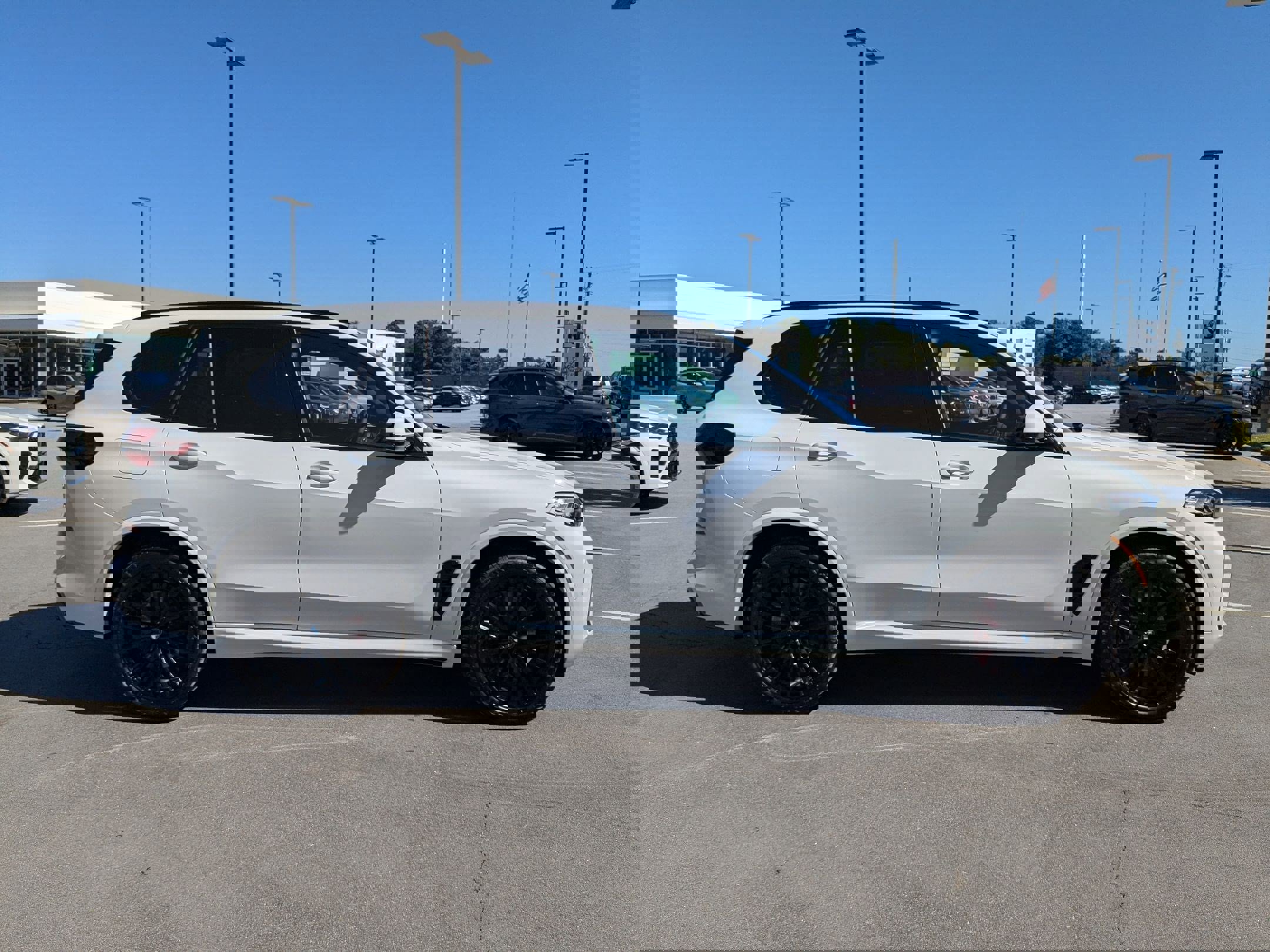 New 2026 BMW X5 xDrive40i w/ M Sport Package image 2