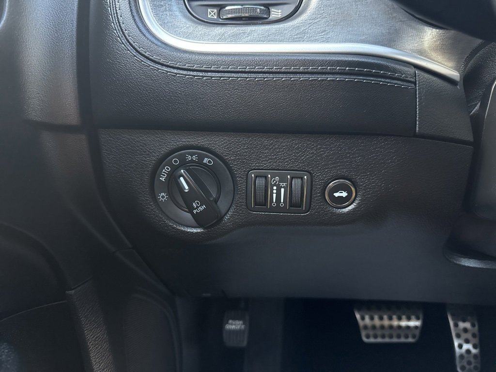 Used 2019 Dodge Charger Scat Pack w/ Daytona Edition Group image 14
