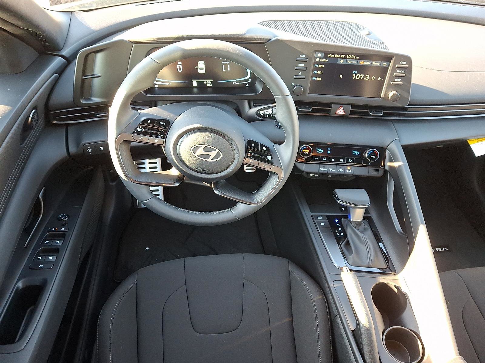 New 2026 Hyundai Elantra Sport image 7