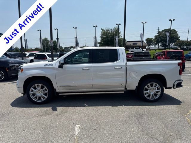 Used 2025 Chevrolet Silverado 1500 High Country w/ Technology Package AWD/4WD image 6