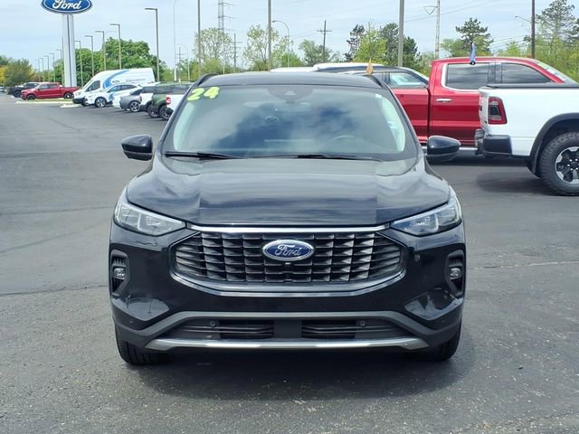 Used 2024 Ford Escape Platinum AWD/4WD image 2
