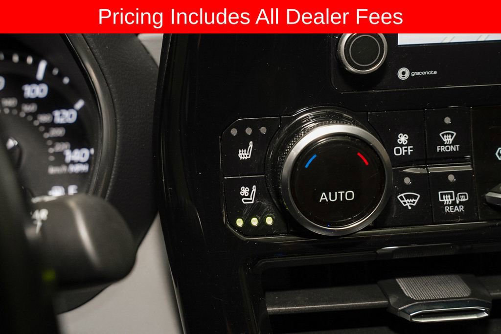 Used 2021 Toyota Highlander Limited AWD/4WD image 18