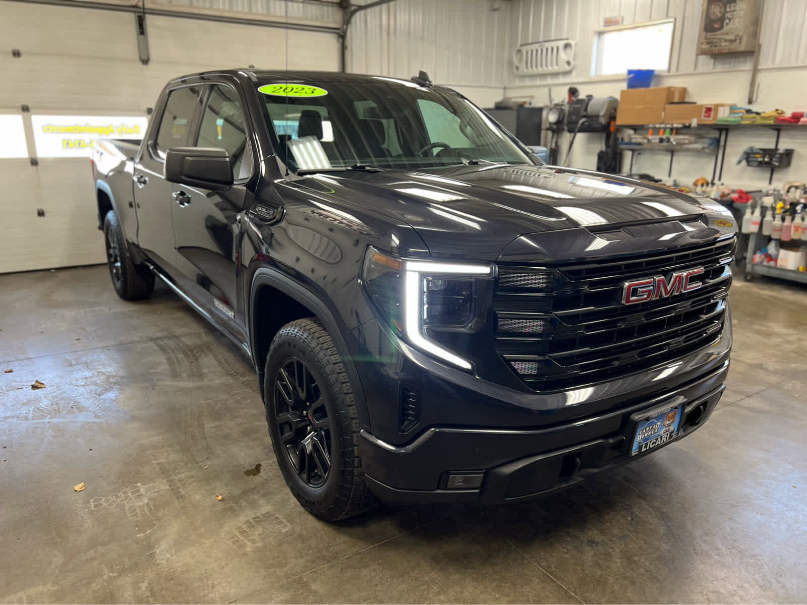 Used 2023 GMC Sierra 1500 Elevation image 3
