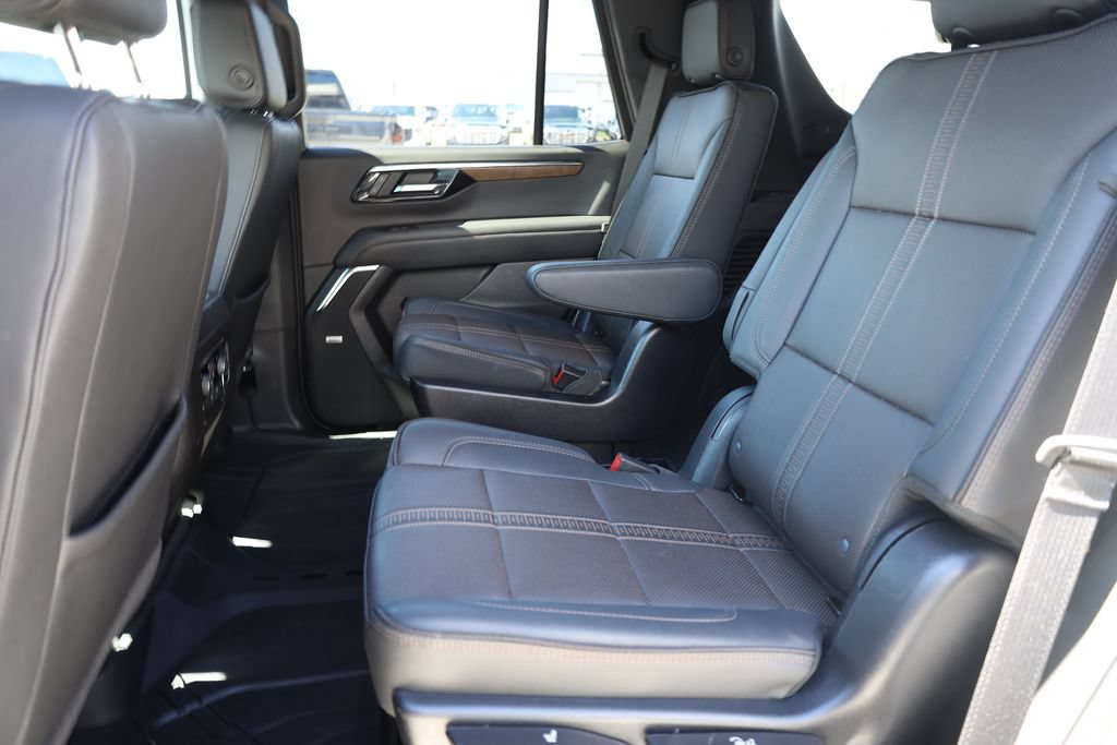 Used 2025 Chevrolet Tahoe High Country w/ Sun And Tow Package AWD/4WD image 17