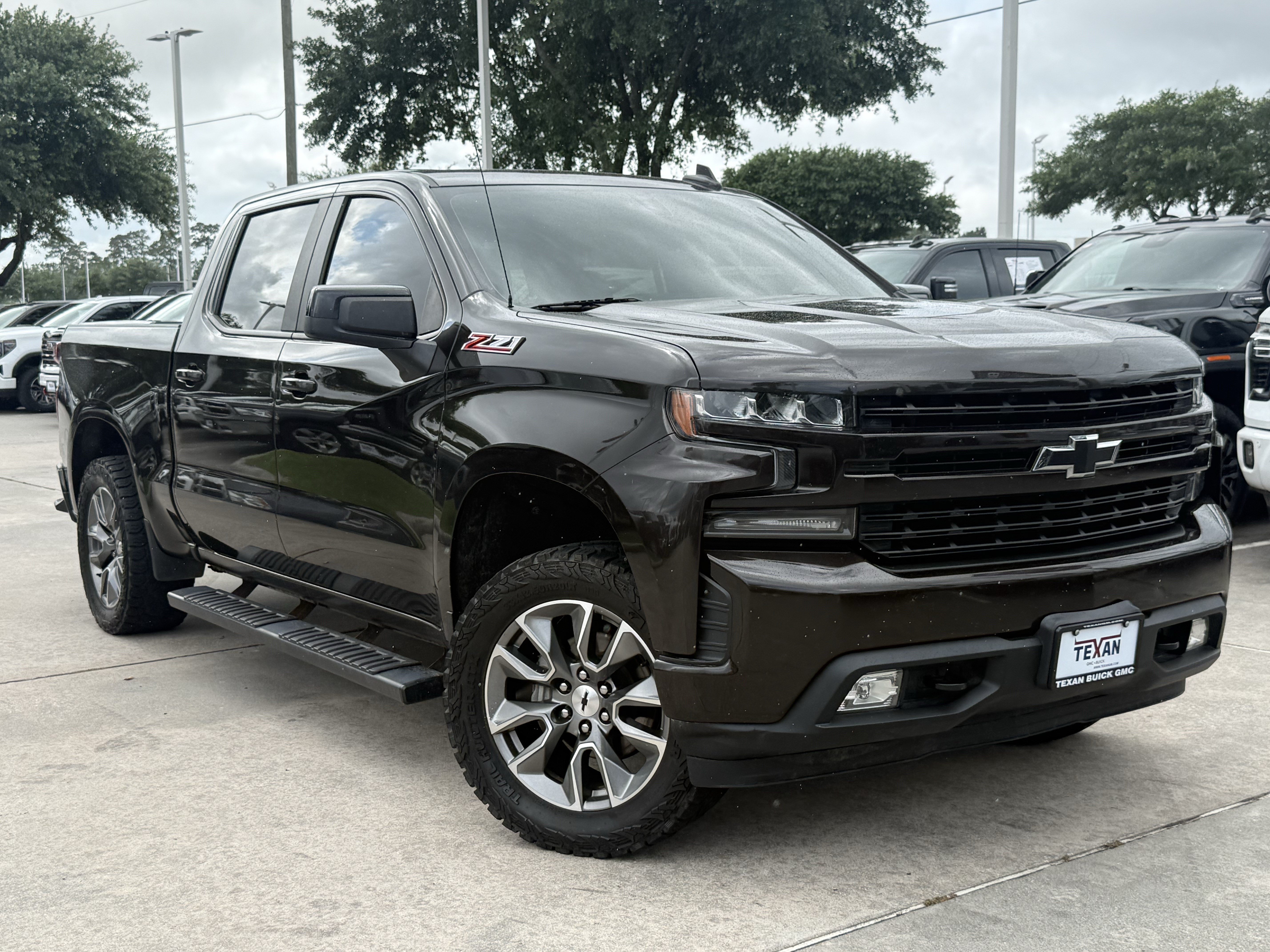 Used 2019 Chevrolet Silverado 1500 RST AWD/4WD image 2