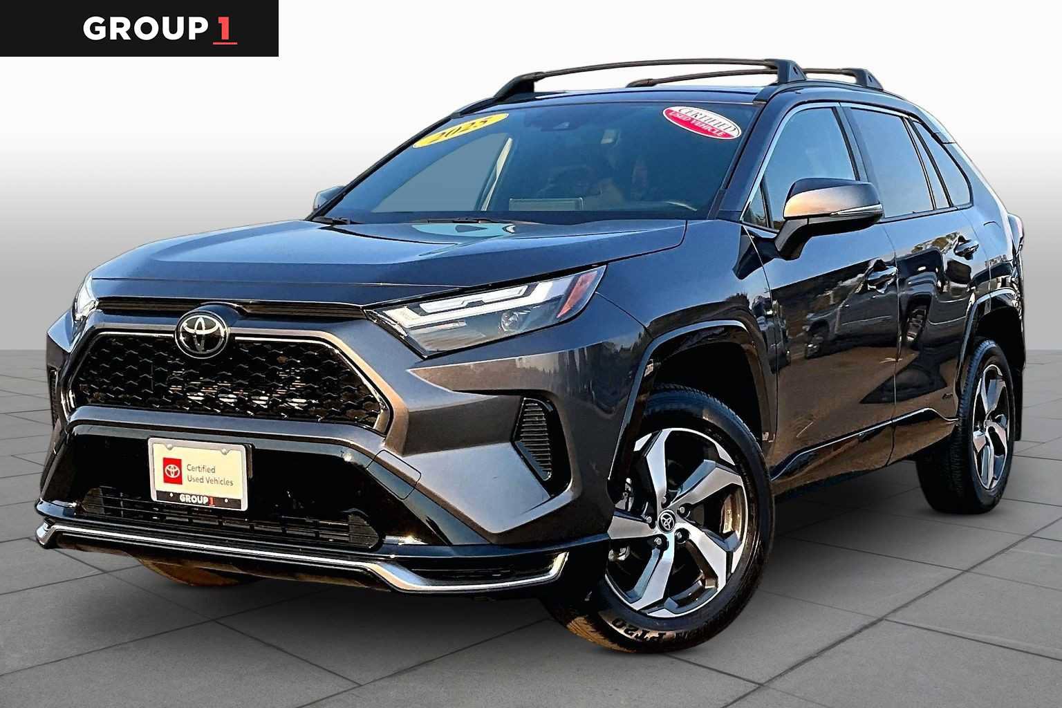 Used 2025 Toyota RAV4 SE w/ Weather & Moonroof Package AWD/4WD image 1