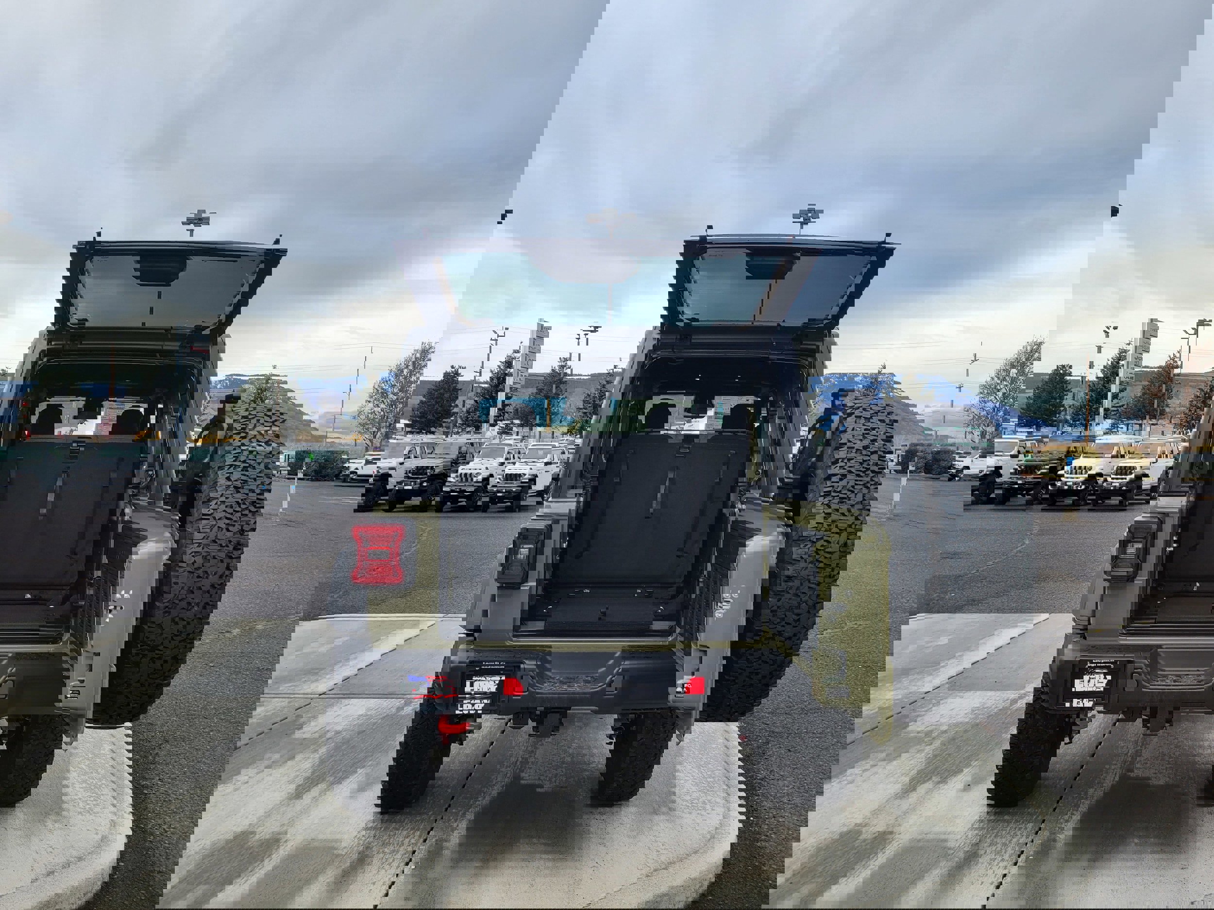 New 2026 Jeep Wrangler Rubicon w/ Xtreme 35 Tire Package image 10