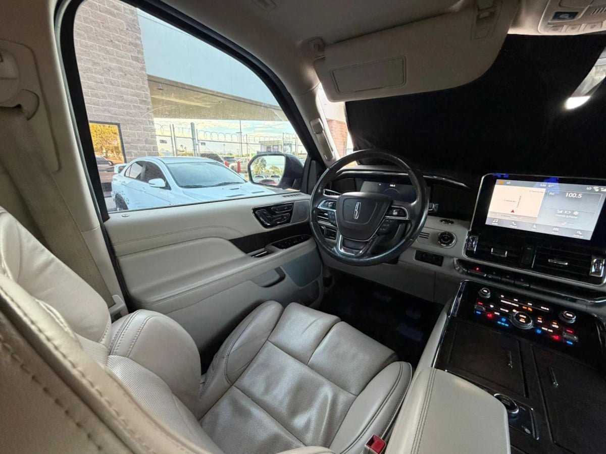 Used 2019 Lincoln Navigator Reserve AWD/4WD image 54