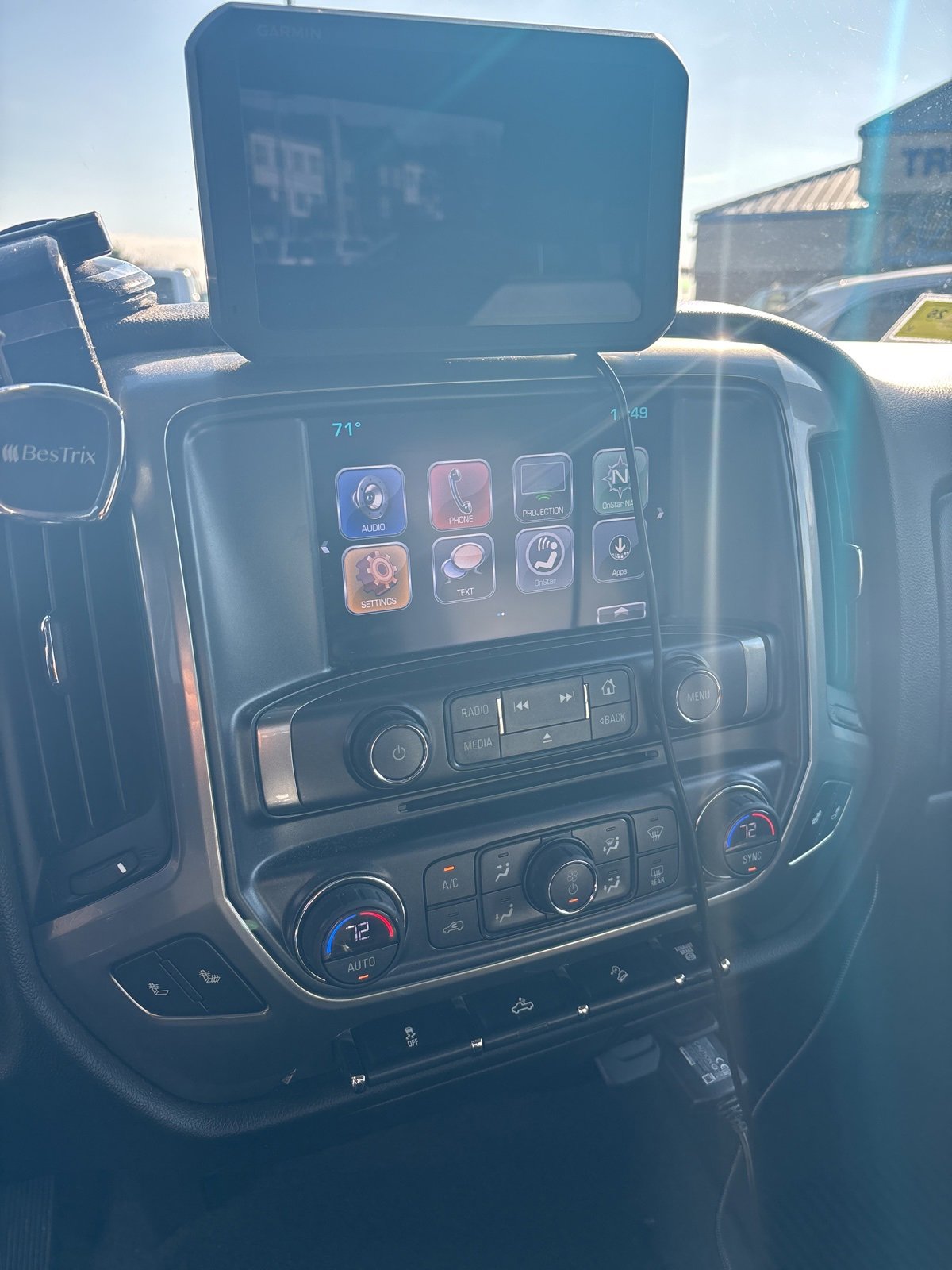 Used 2018 Chevrolet Silverado 2500 LT w/ LT Convenience Package image 2