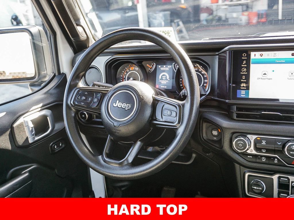 Used 2025 Jeep Wrangler Unlimited Sport AWD/4WD image 16