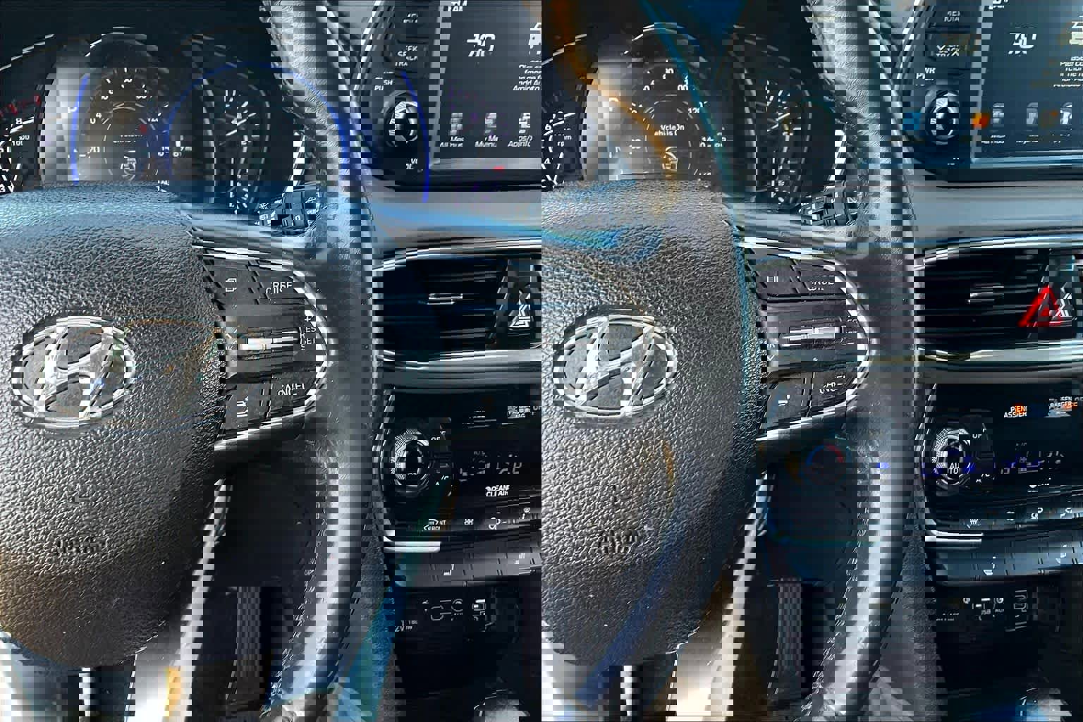 Used 2020 Hyundai Santa Fe SEL w/ Convenience Package image 24