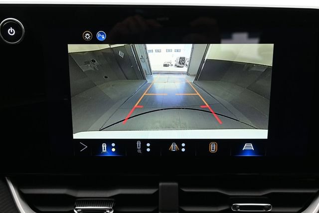 New 2026 Chevrolet Equinox LT w/ Convenience Package II FWD image 39