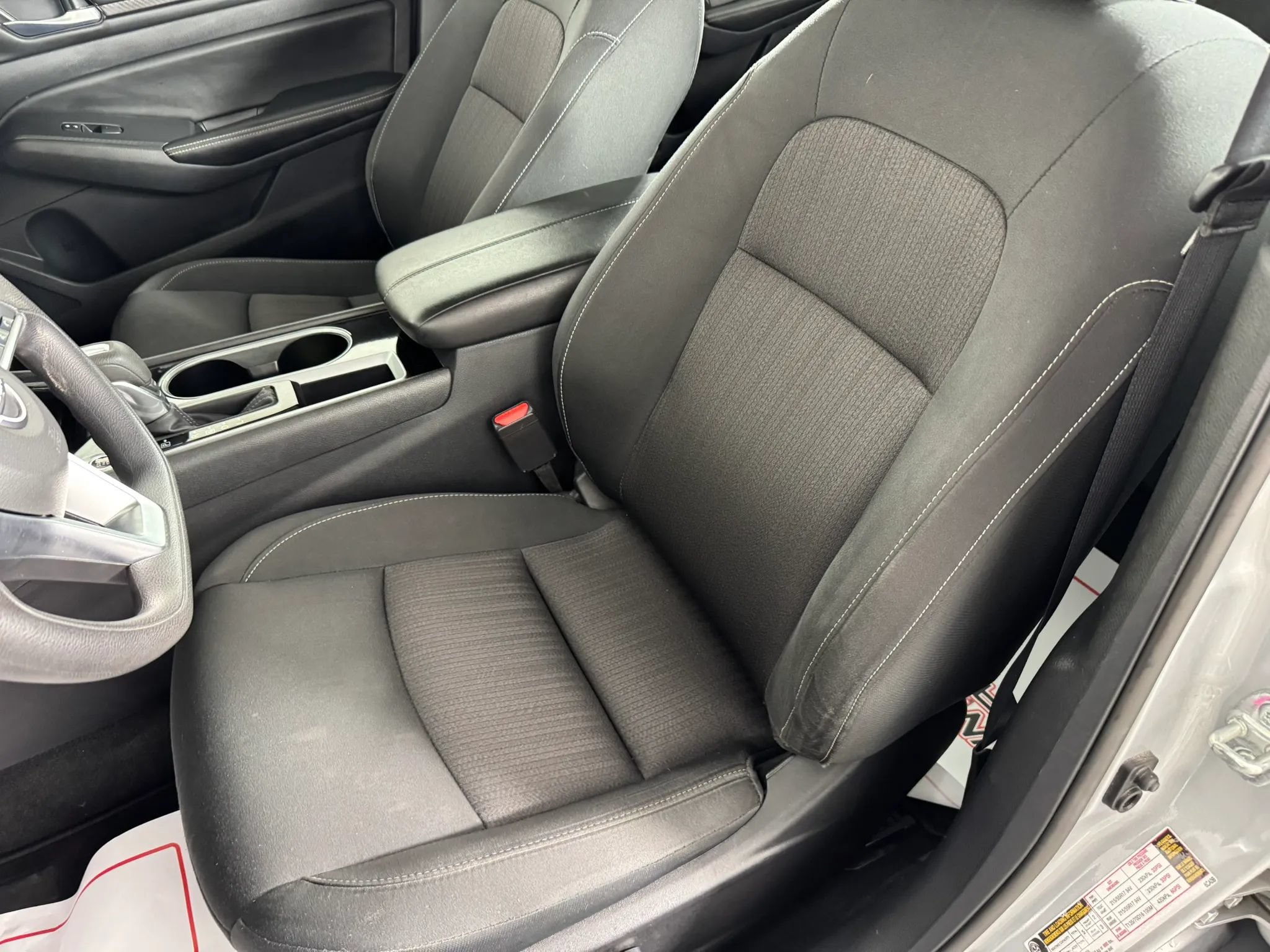 Used 2024 Nissan Altima 2.5 SV FWD image 32