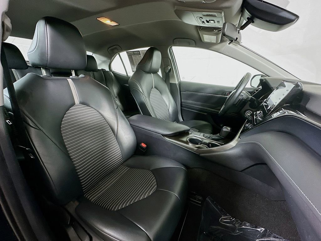 Used 2022 Toyota Camry SE image 12