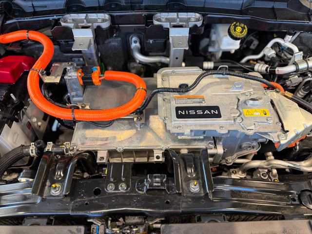 Used 2023 Nissan Ariya AWD image 38