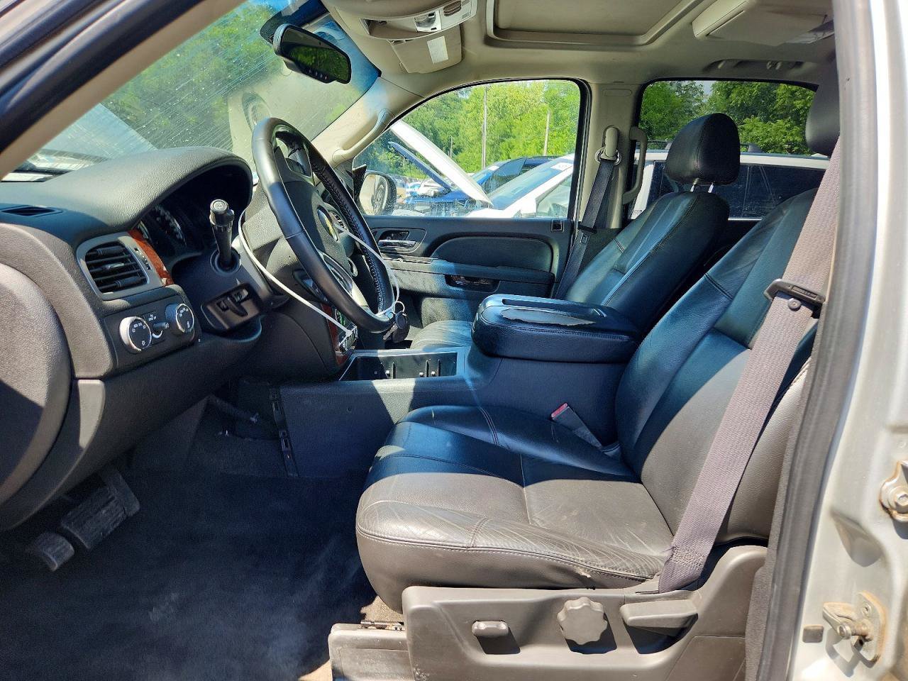 Used 2011 Chevrolet Tahoe 4WD Hybrid image 6