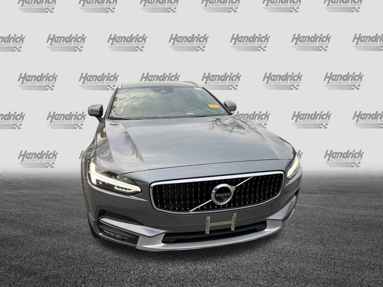 Used 2018 Volvo V90 T6 Cross Country w/ Convenience Package image 3