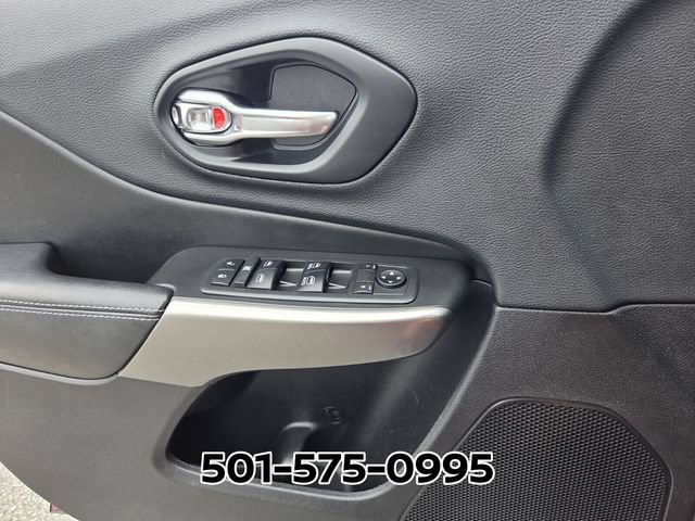 Used 2019 Jeep Cherokee Latitude Plus FWD image 28